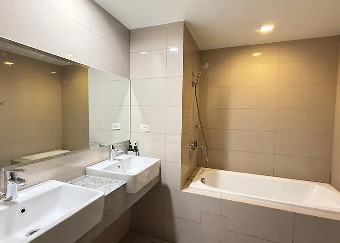 Cozy Seaview 3br With Free 2 Pools And Gym Access Near Okada Moa And Naia Apartamento Manila