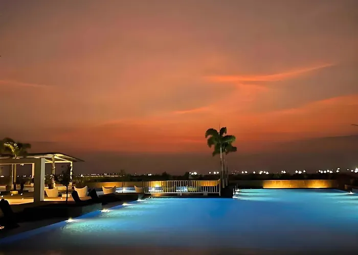 Cozy Seaview 3br With Free 2 Pools And Gym Access Near Okada Moa And Naia *
